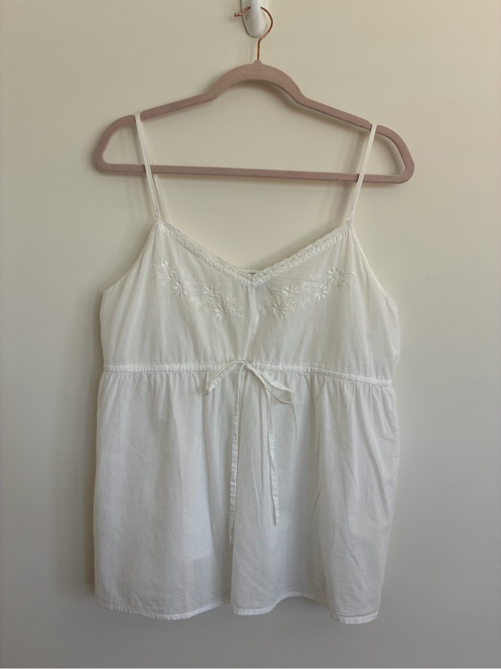 Lanz of Slazburg Women’s White Embroidered Cotton Camisole Sleep Top